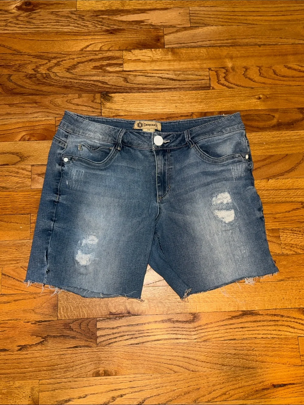 Democracy Distressed Denim Shorts in Medium Blue size‎ 12